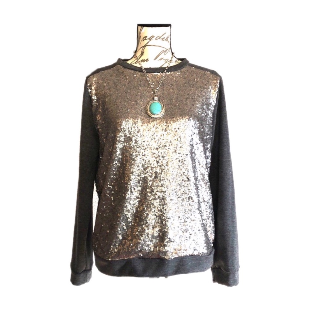 5/$25 Andree Blue Sweater w/ Silver Sequins. GUC
